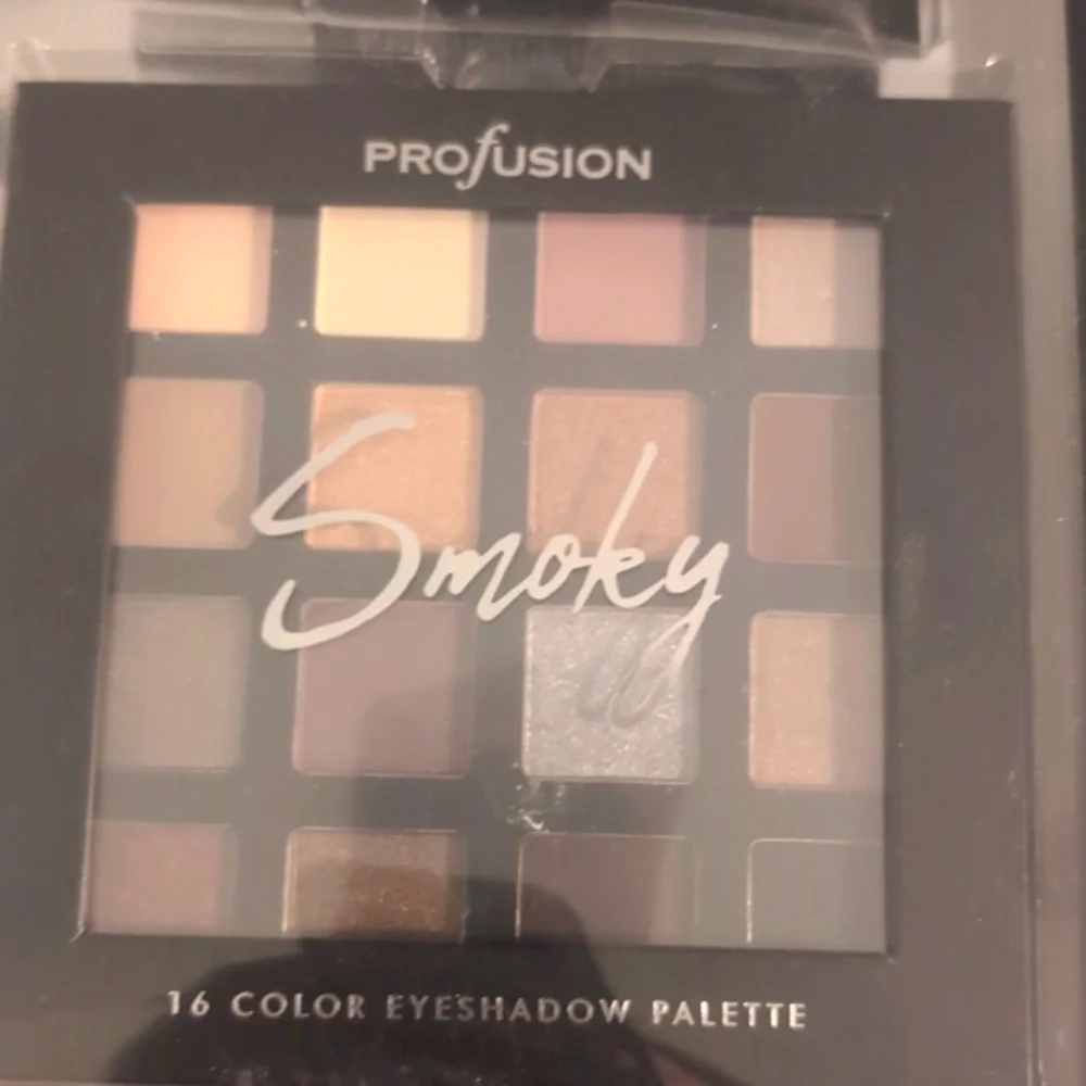 Eyeshadow Pallet Smokey Eyes